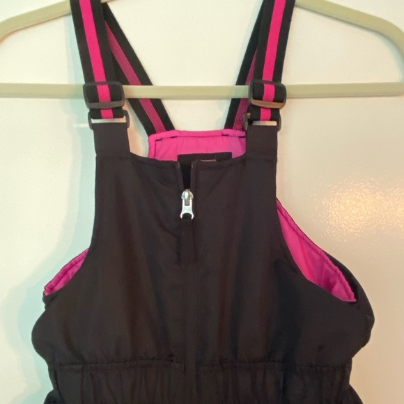 Swiss Tech- Child’s Size 6/6x Black/Pink Adjustable Snow Bibs - Picture 2 of 10